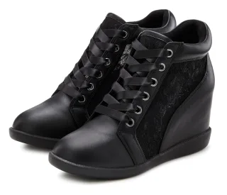 LASCANA Sneaker "Freizeitschuh, Halbschuh, Keilstiefelette, Stiefelette" mit innenliegendem Keilabsatz und Spitzendetails