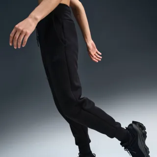 Nike Sportswear Sporthose "W NSW TCH FLC MR JGGER 2" für vielseitige sportliche Aktivitäten, schnell trocknendes Material
