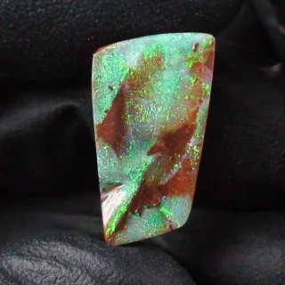 17,63 ct. Boulder Opal aus Australien – Opalstein gebohrt / gelocht