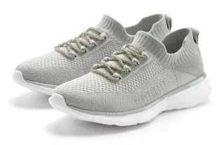 LASCANA Sneaker mit modischer Glitzerschnürung VEGAN