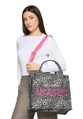Cartoon Abendtasche "Damen im Leo-Look"