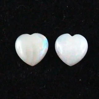 Herzform White Opal Pärchen aus Coober Pedy 0,87 ct. + 0,95 ct.