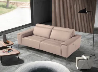 Egoitaliano 2,5-Sitzer "Suzette, Designsofa mit elektrischen Komfortfunktionen, edel & bequem" inkl. 2 elektronischer Relaxfunktionen, Rücken- und Fußteilfunktion