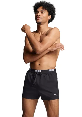 PUMA Badeshorts "PUMA SWIM MEN LOGO SHORT SHORTS 1P" Seitentaschen, Gesäßtasche mit Reißverschluss, Kordelzug
