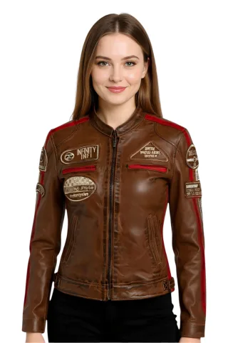 Damen-Bikerjacke aus hellbraunem Leder mit Rennabzeichen – Dalby