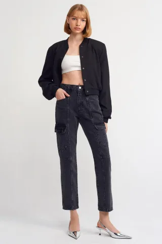 Hochtaillierte Cargo-Jeans mit geradem Bein