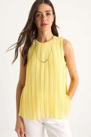 Strukturierte Siphonbluse mit Accessoire-Detail