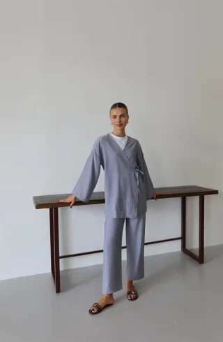 Knitterlook Textured Kimono Anzug Grau
