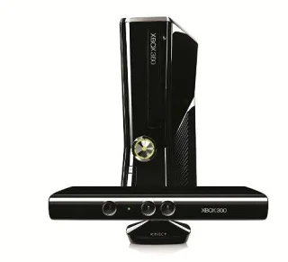 Microsoft Xbox 360 Slim 250GB [inkl. Kinect Sensor + Kinect Adventures] piano black