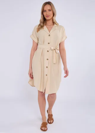 Beigefarbenes Utility-Hemdkleid aus Viskose mit Gürtel und Übergröße