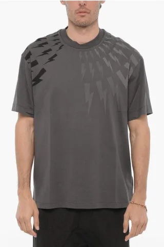 Easy Fit T-Shirt mit Rundhalsausschnitt und Ton-in-Ton-Print in Grau