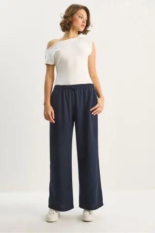 Weite Palazzo-Hose mit Bindeband