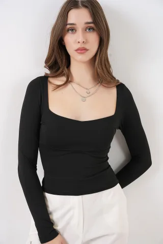 Langarm-Fit-Bluse mit Herzkragen