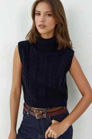 Pullover-Weste mit Rollkragen und Haar-Zopf-Muster