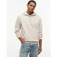 Tommy Jeans Hoodie TJM REGULAR FLAG mit bestickten Markenlogo auf Brusthöhe