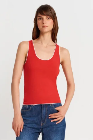 Schlankes, geripptes, ärmelloses Cami-Top