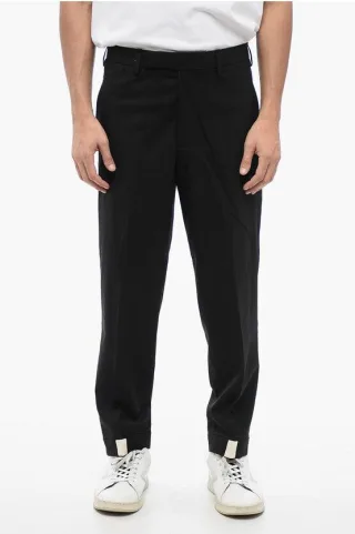 Tief sitzende Hose aus Wollmischung mit PRIEST COLLAR in Schwarz