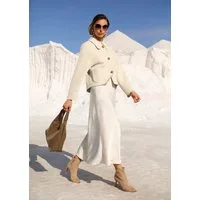 MADELEINE Outdoorjacke Modische Jacke mit asymmetrischem Kragen Gerundete Pattentaschen, Hornknöpfe, Langarm