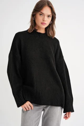 Übergroßer Rippstrickpullover mit Rundhalsausschnitt