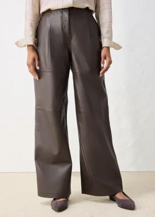 bonprix Lederhose mit Bundfalten, braun, Gr.38, trendige Premium Lederhose aus hochwertigen Nappa-Leder, bequeme , weites Bein mit Bundfalte, aus Nappaleder
