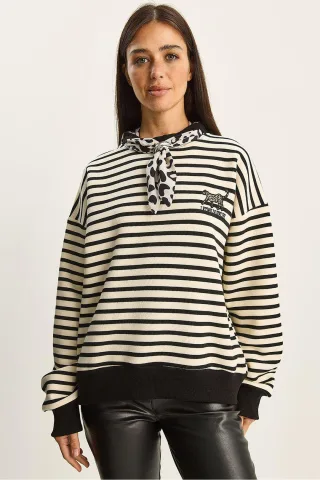 Gestreifter Kapuzenpullover mit Kordelzug