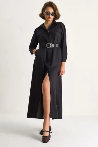 Langarm-Maxi-Kleid mit Knopfverschluss und Hemdkragen