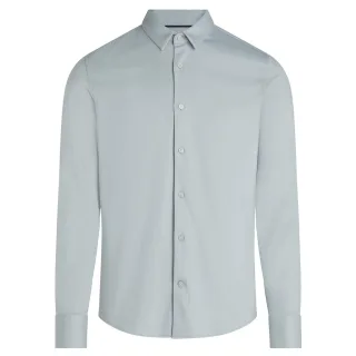 Herrenhemd der Marke Calvin Klein. Die Hemden von Calvin Klein sind aus 100% Bio-Baumwolle gefertigt und haben eine schmale Passform. Die weiche Baumwolle sorgt für hohen Tragekomfort. Marke: Calvin KleinModellname: Smooth Cotton Slim ShirtKategorie: