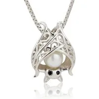 SCHEPPE SCHMUCK Kettenanhänger Fledermaus in 925 Sterling Silber mit echter weißer Frischwasser Perle (1-tlg)