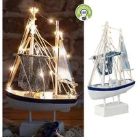 CEPEWA Dekoobjekt LED Fischkutter H32cm Boot Fischernetz Holzoptik 22LEDs warmweiß