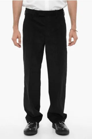 Locker geschnittene Cordhose in Schwarz
