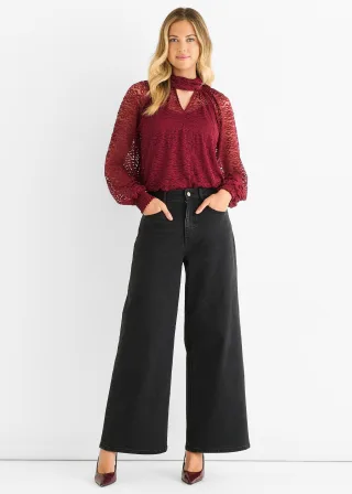 Burgunderrote Bluse mit Tiermuster und Spitzenkragen
