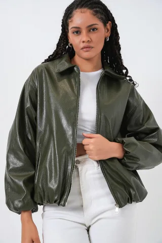 Übergroße Kunstleder-Zipperjacke