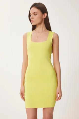 Rippstrick Bodycon Minikleid mit quadratischem Kragen