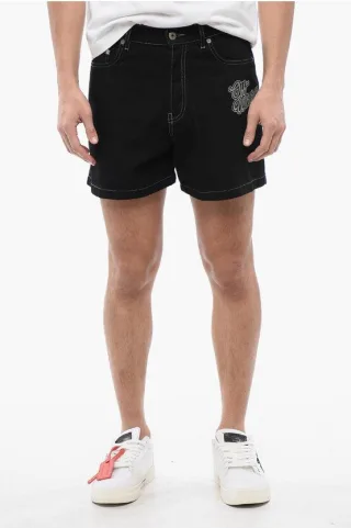 Dark Washed Shorts mit Logo-Stickerei in Schwarz
