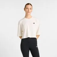 New Balance T-Shirt Reimagined Oversized Waist T-Shirt taillenbetonte Form, Oversized-Schnitt, aus Polyester und Elasthan