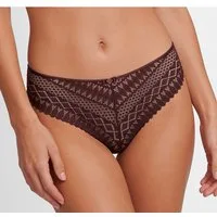 LASCANA Panty Nina mit edlem Schmuckaccessoire