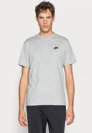 Nike Sportswear T Shirt Club in Grau