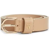 Tommy Hilfiger Ledergürtel ESSENTIAL EFFORTLESS 2.5 cm breit GOLD Logoemblem, weiche Haptik, ovale Einfachdornschließe
