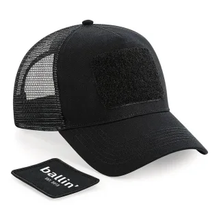 Trucker Cap von der Marke Ballin Est. 2013. Die Trucker Cap ist aus hochwertigem Polyester gefertigt. Die Größe kann mit dem Schnappverschluss auf der Rückseite leicht angepasst werden. Modellbezeichnung: Trucker CapKategorie: HerrenmützeMaterialien: