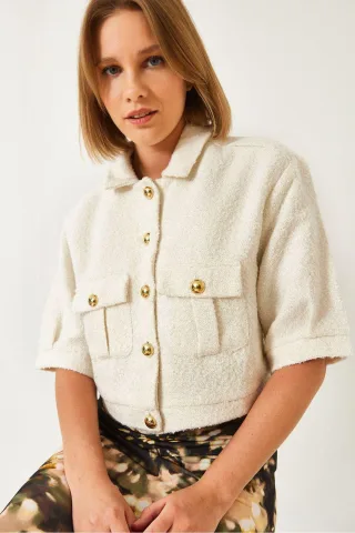 Gekürzte Plüschjacke mit Knöpfen und Hemdkragen