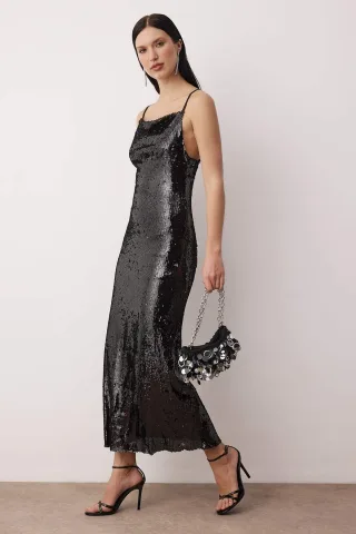 Elegantes, ärmelloses Maxikleid für Damen, ideal für den Abend.