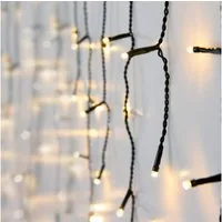 Spetebo LED-Lichterkette Eisregen Lichtervorhang warm weiß für Außen mit Stecker, Netzstecker mit IP44 Spritzwasserschutz