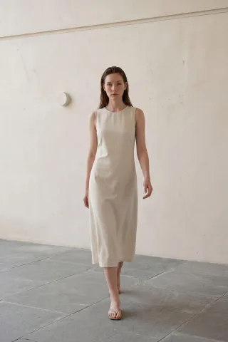 Rückenverzierter Midi-Kleid