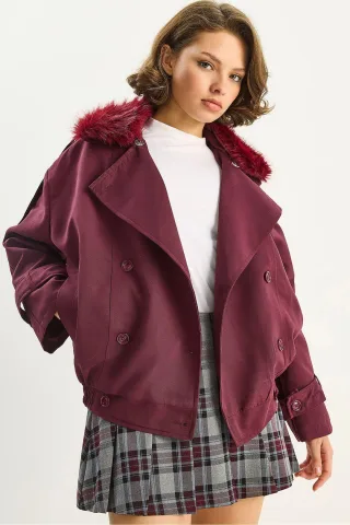Trenchcoat mit Kunstfellkragen