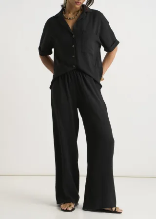 Schwarze Hose mit weitem Bein und elastischer Taille