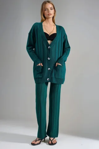 Strick-Koordinaten mit V-Ausschnitt Cardigan und weitem Hosenbein