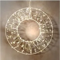 Spetebo LED Dekofigur Metall Kranz weiß Ø 30 cm - Weihnachten Deko Beleuchtung, Timer Funktion, LED fest integriert, warm weiß, IP44 Spritzwasserschutz
