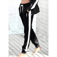 Bench. Loungewear Sweathose mit Seitenstreifen und schmalem Bein