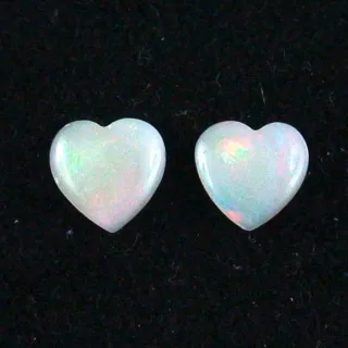Herzform White Opal Pärchen aus Coober Pedy 0,83 ct. + 0,81 ct.