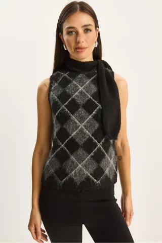 Dicker gerippter Strickpullover-Weste mit Rollkragen